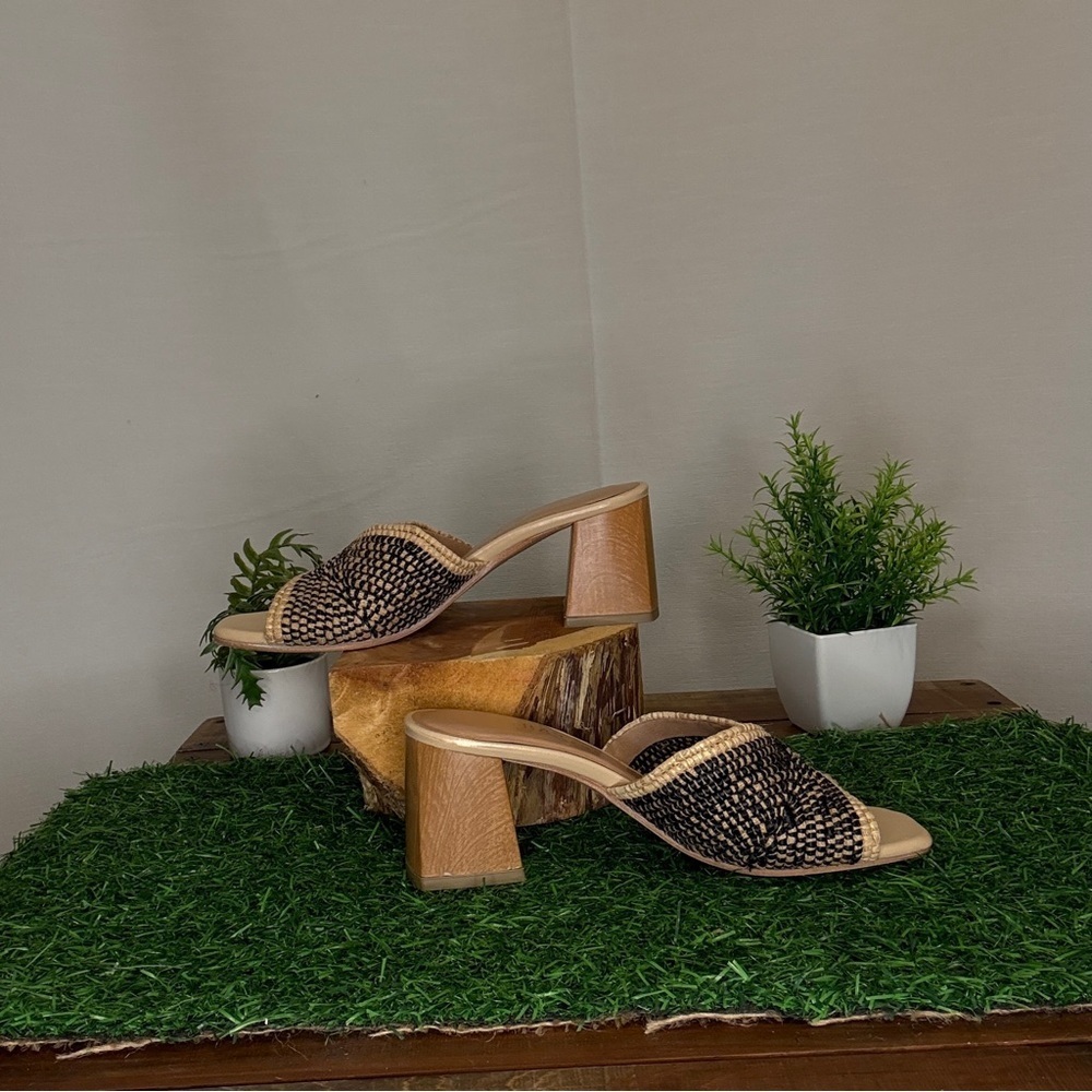 Diba True Elegant Black and Tan Women's Heels Size 7